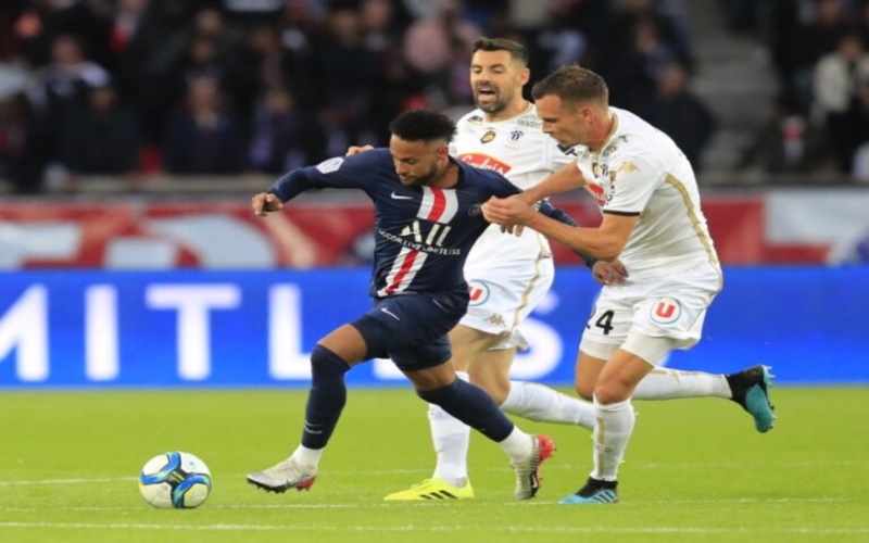 Soi kèo phạt góc hiệp 1 giữa PSG vs Angers