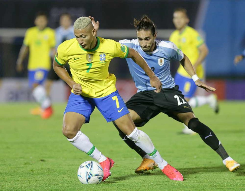 Soi kèo phạt góc hiệp 1 trận Brazil vs Uruguay