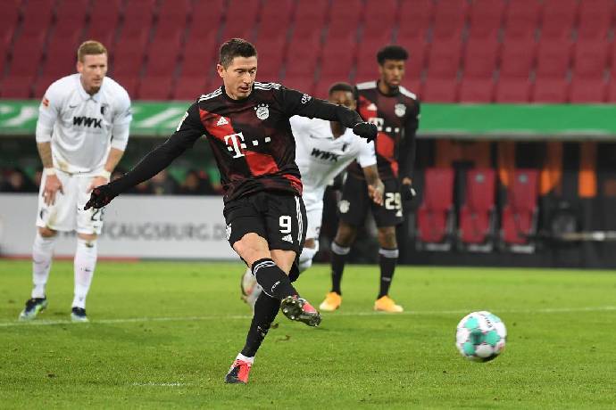 Soi kèo phạt góc Augsburg vs Bayern Munchen